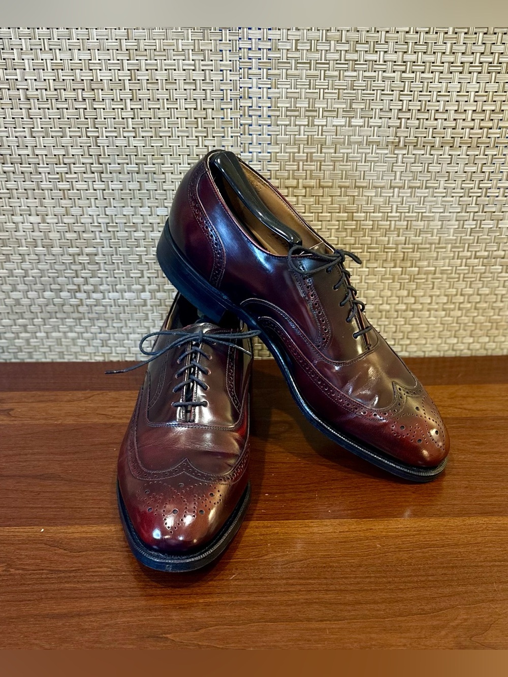 VTG 1980s-90s Johnston & Murphy Burgundy Leather Wingtip Oxfords 9 C/A USA